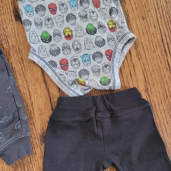 BOY NEWBORN & 0-3 TOPS & PANTS/SHORTS SETS OR SEPARATES 12pc LOT GREAT CONDITION - Picture 2 of 13